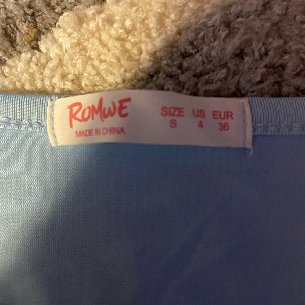 Romwe Top - Picture 2 of 3